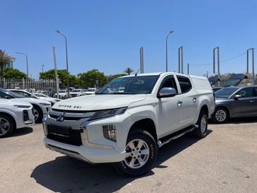 מיצובישי L-200