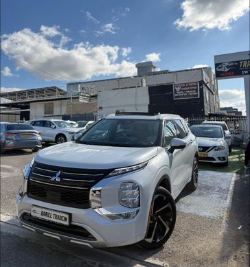 מיצובישי אאוטלנדר