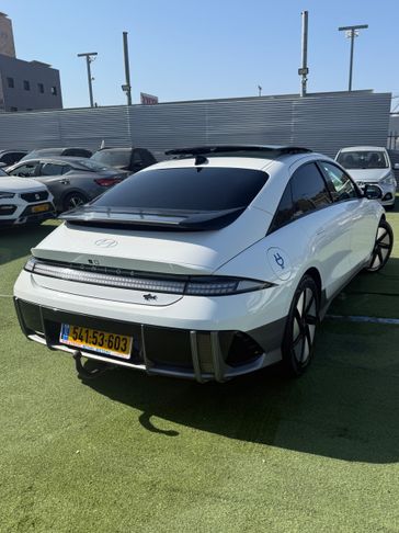 יונדאי איוניק