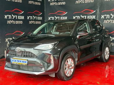 טויוטה יאריס קרוס