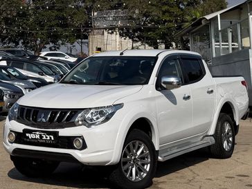 מיצובישי L-200