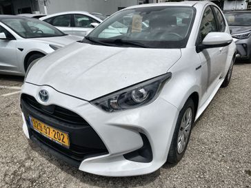 טויוטה יאריס