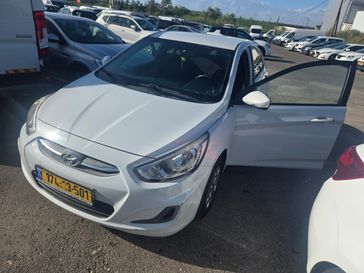 יונדאי I25