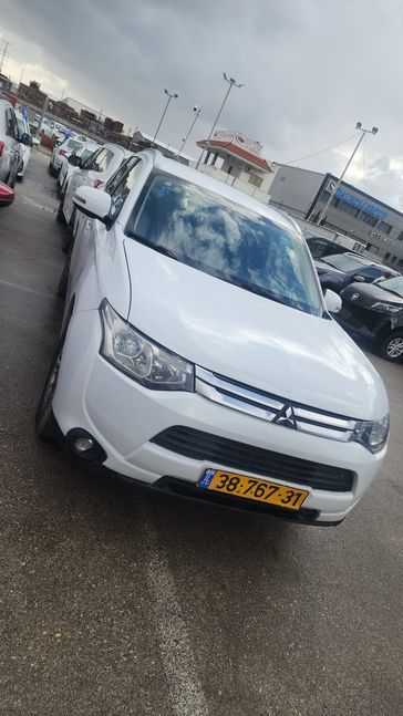 מיצובישי אאוטלנדר