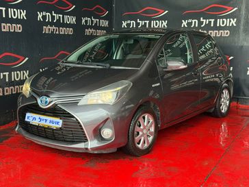 טויוטה יאריס