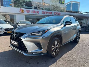 לקסוס NX