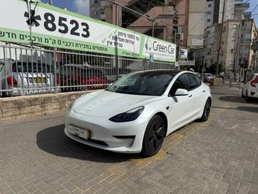 טסלה MODEL 3