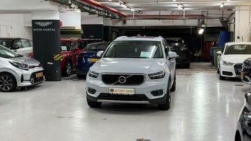 וולבו XC40