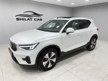וולבו XC40 B4