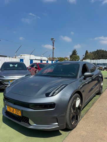 זיקאר ZEEKR 001