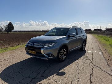 מיצובישי אאוטלנדר