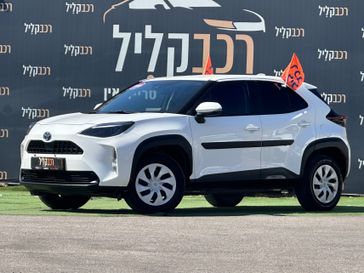 טויוטה יאריס קרוס