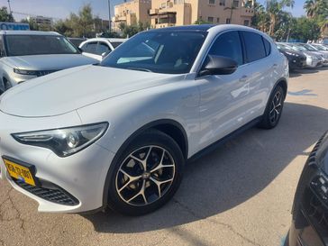 אלפא רומיאו סטלביו