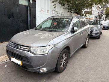 מיצובישי אאוטלנדר