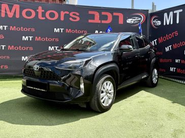 טויוטה יאריס קרוס