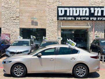 מזדה 3