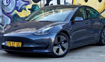 טסלה MODEL 3