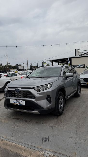 טויוטה RAV4