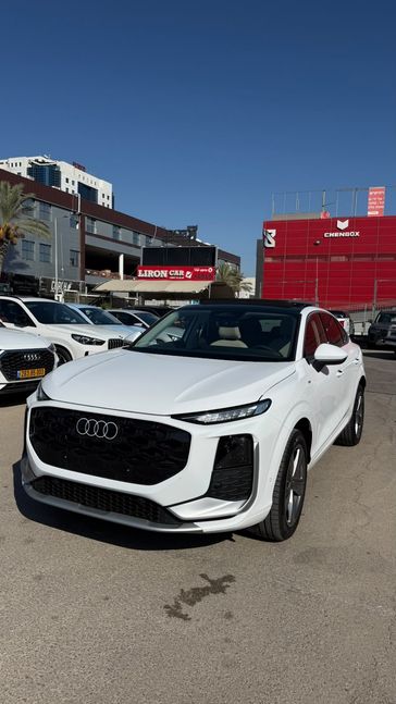 אאודי Q3