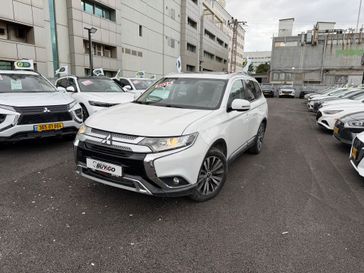 מיצובישי אאוטלנדר