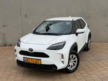 טויוטה יאריס קרוס