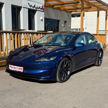 טסלה MODEL 3