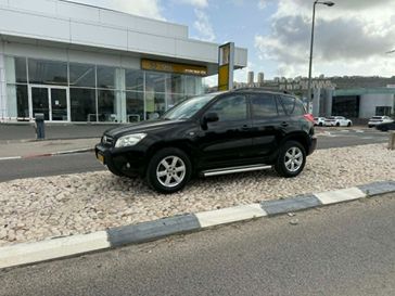 טויוטה RAV4