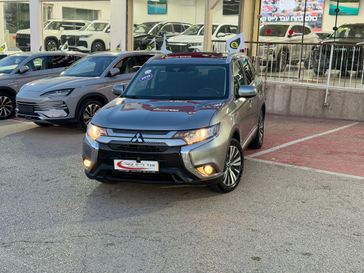 מיצובישי אאוטלנדר