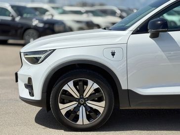 וולבו XC40
