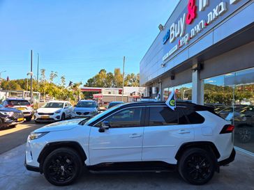 טויוטה RAV4