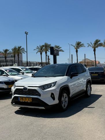 טויוטה RAV4