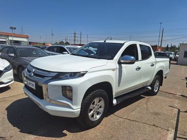 מיצובישי L-200
