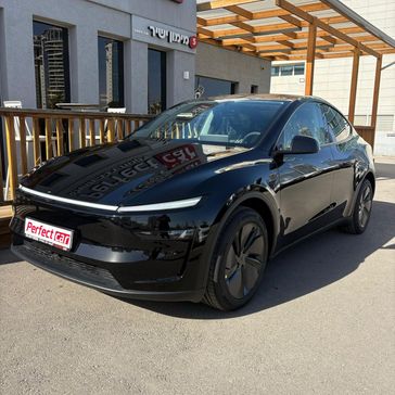 טסלה MODEL Y