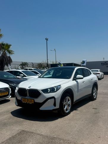 ב מ וו X2