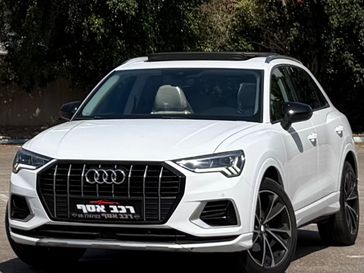 אאודי Q3
