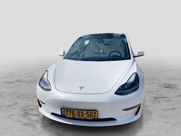 טסלה MODEL 3