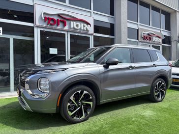 מיצובישי אאוטלנדר