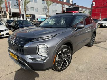 מיצובישי אאוטלנדר