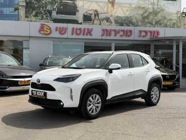 טויוטה יאריס קרוס
