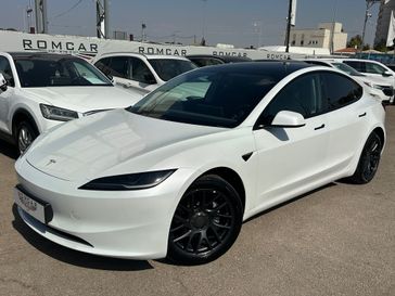 טסלה MODEL 3