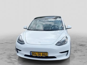 טסלה MODEL 3