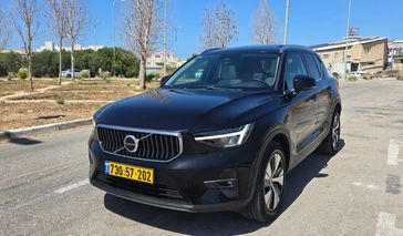 וולבו XC40 B4