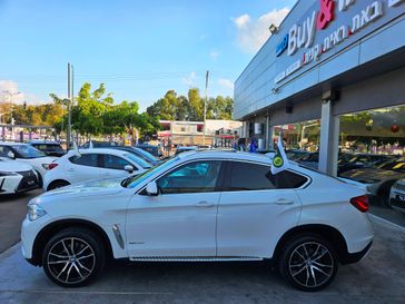 ב מ וו X6