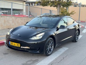 טסלה MODEL 3