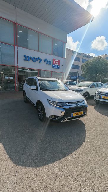 מיצובישי אאוטלנדר