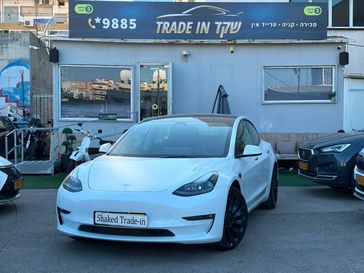 טסלה MODEL 3