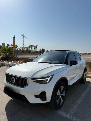וולבו XC40