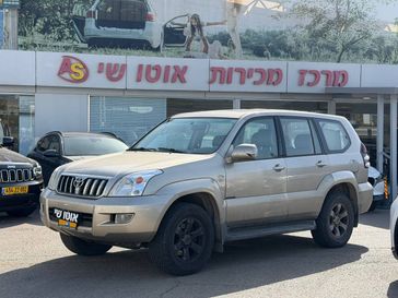 טויוטה לנד קרוזר