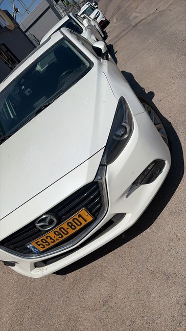 מזדה 3