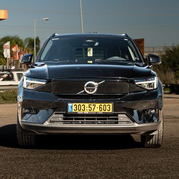 וולבו XC40